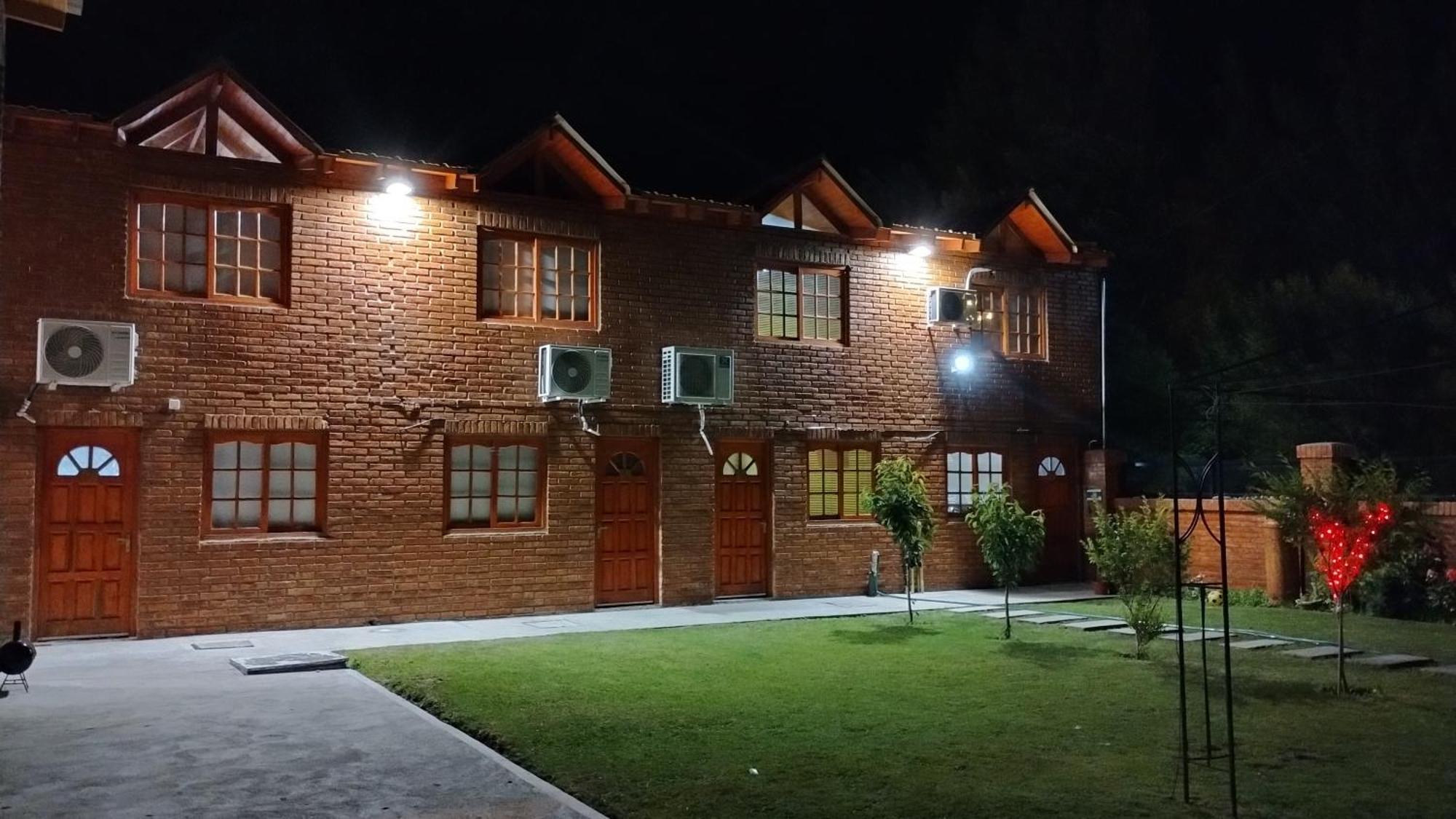 Hospedaje, Departamentos J&R Perito Moreno Exterior photo